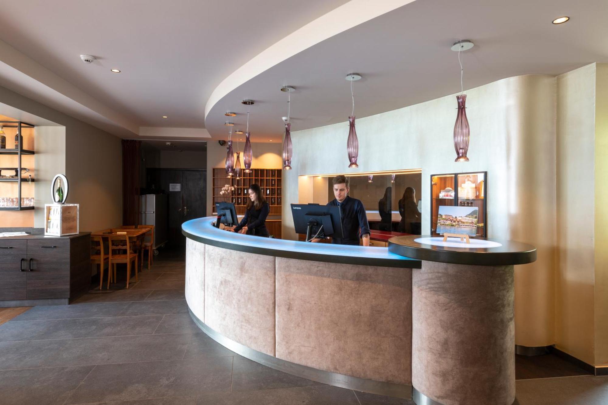 Hotel Alexander Веггіс Екстер'єр фото