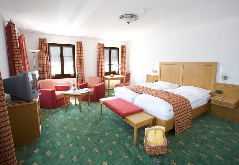 Hotel Alexander Веггіс Екстер'єр фото